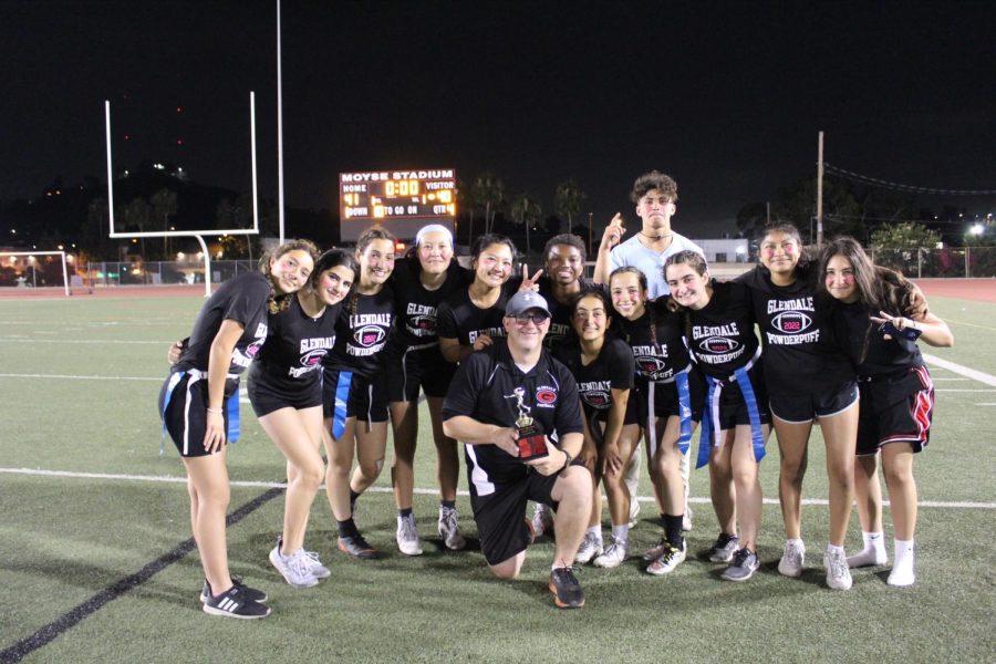 Sugarpuffs Outlast S'miors at Powderpuff Football Game