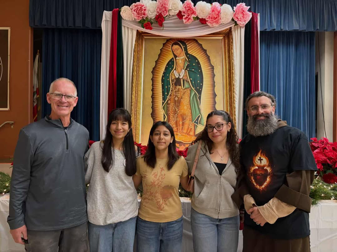 Sofia Orellana (second from right) and her fellow Saints